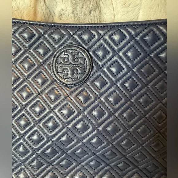 Tory Burch - Marion Leather Quilted Chain Tote - Navy Blue - EUC Dual Straps - Picture 3 of 13